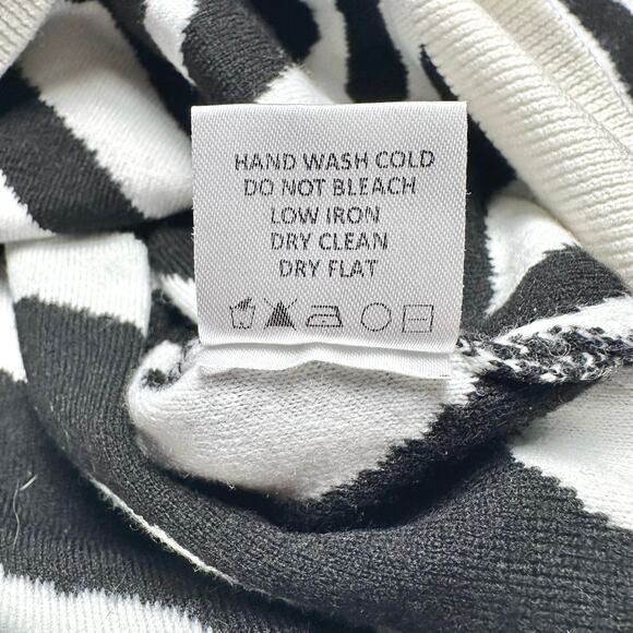 Tularosa | Women | Zebra Wool Blend Flare Sleeve Cropped Sweater Top | Small - Picture 8 of 10